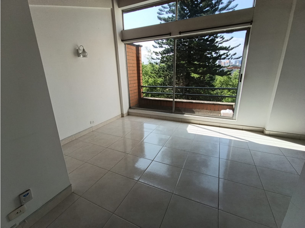 Apartment for sale in Calasanz, Medellín 3