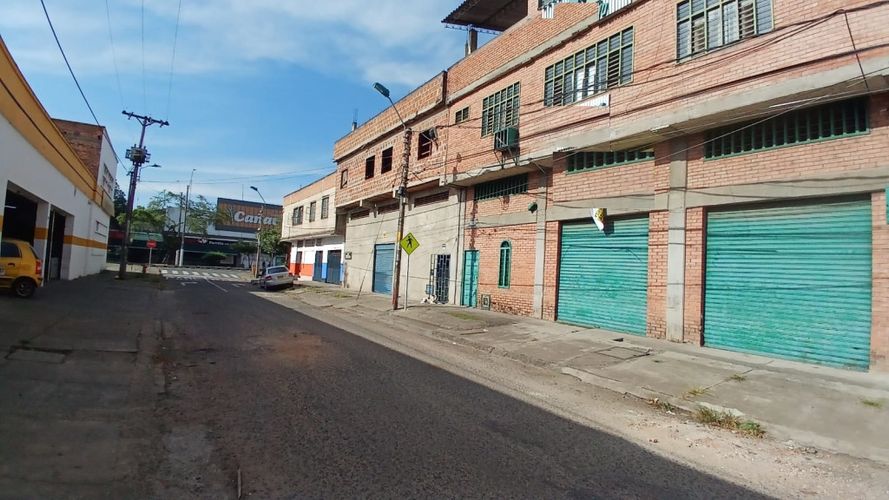 Bodega en venta en Popular, Cali, 400 m² · foto 2 de 18