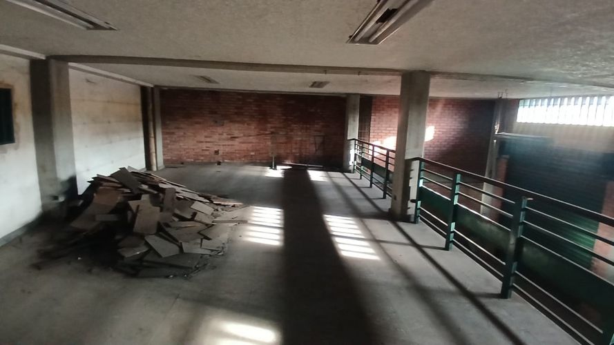Bodega en venta en Popular, Cali, 400 m² · foto 9 de 18