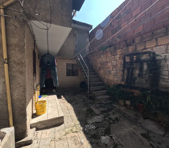 Casa de 9 alcobas en venta en Las Ferias, Bogotá, 276 m² · foto 8 de 24