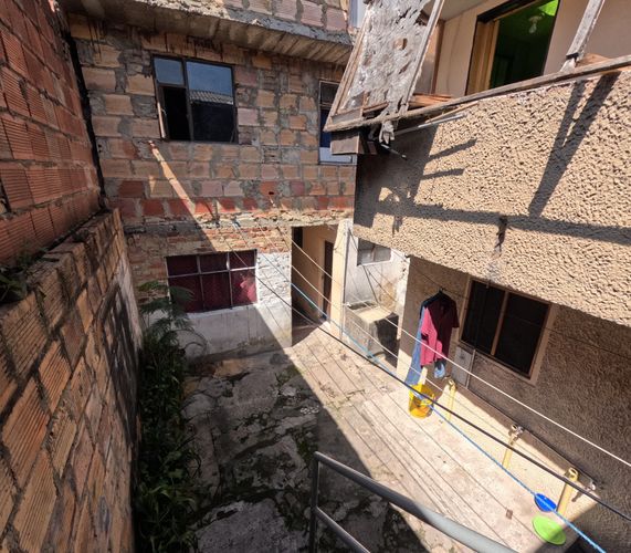 Casa de 9 alcobas en venta en Las Ferias, Bogotá, 276 m² · foto 9 de 24