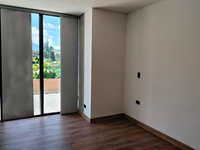 Apartamento de 3 alcobas en venta en El Poblado, Medellín, 133 m² · foto 5 de 19