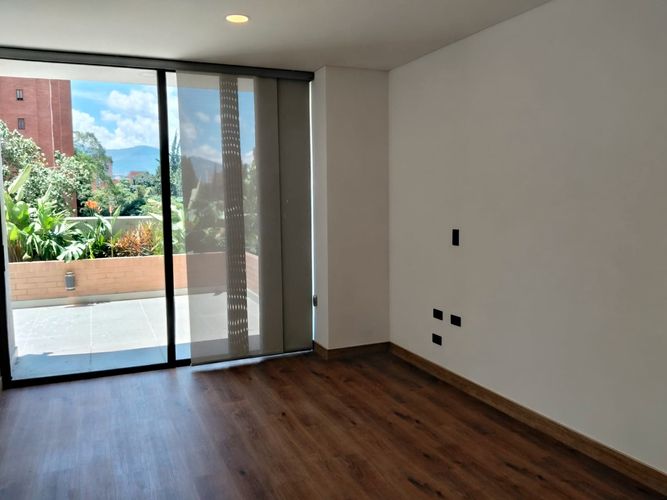 Apartamento de 3 alcobas en venta en El Poblado, Medellín, 133 m² · foto 4 de 19