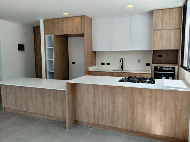 Apartamento de 3 alcobas en venta en El Poblado, Medellín, 133 m² · foto 10 de 19