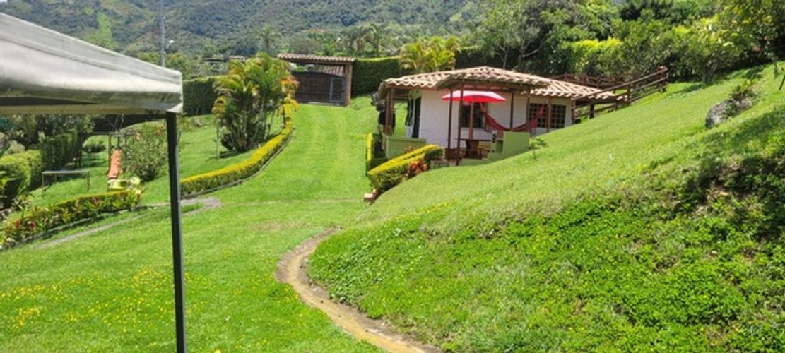 Finca en venta en Zarzal Curzao, Copacabana, 6470 m² · foto 3 de 15