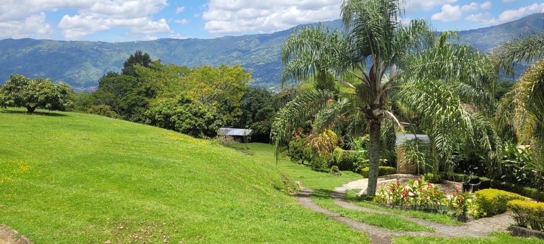 Finca en venta en Zarzal Curzao, Copacabana, 6470 m² · foto 4 de 15