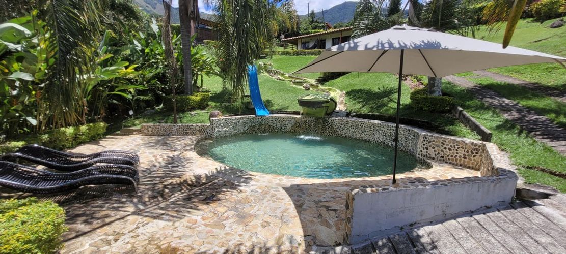 Finca en venta en Zarzal Curzao, Copacabana, 6470 m² · foto 6 de 15