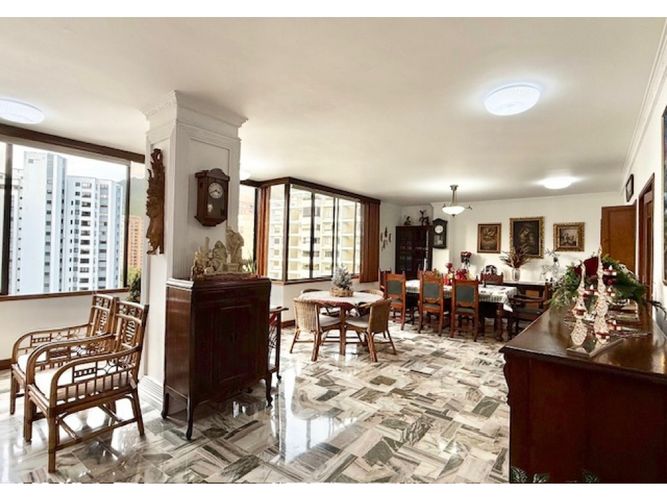 Apartamento de 3 alcobas en venta en Santa Teresita, Cali, 293 m² · foto 3 de 24