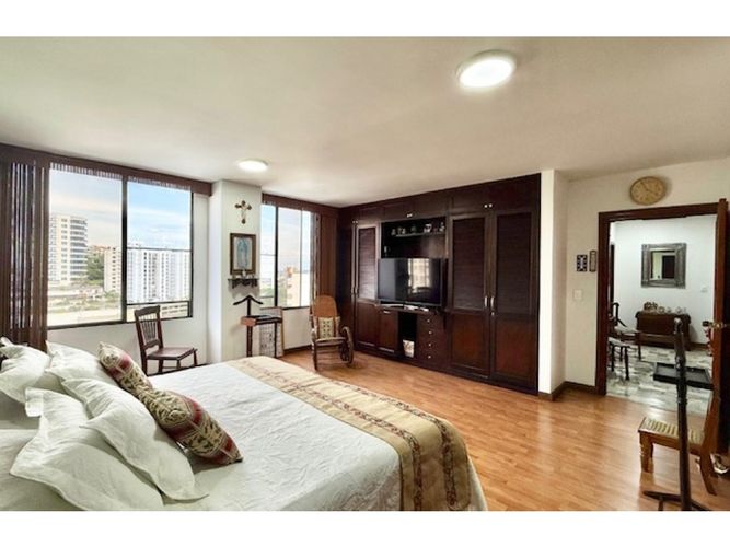 Apartamento de 3 alcobas en venta en Santa Teresita, Cali, 293 m² · foto 9 de 24