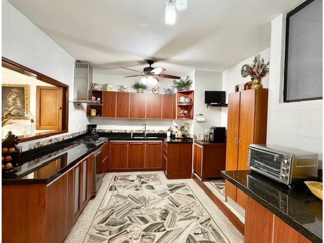 Apartamento de 3 alcobas en venta en Santa Teresita, Cali, 293 m² · foto 13 de 24
