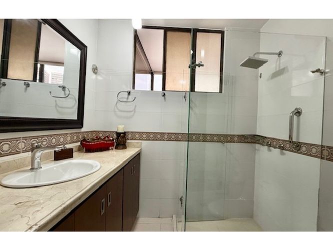Apartamento de 3 alcobas en venta en Santa Teresita, Cali, 293 m² · foto 18 de 24