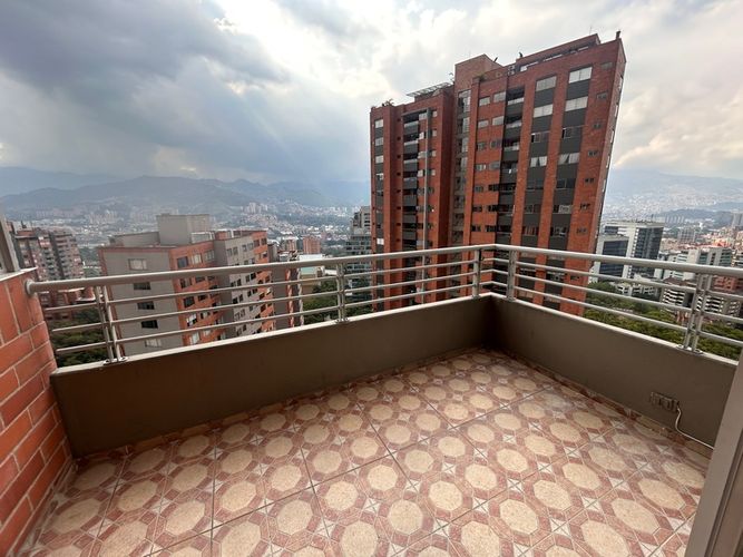 Apartamento de 3 alcobas en arriendo en Santa Fe, Medellín, 140 m² · foto 17 de 18