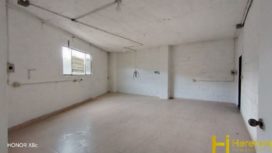 Bodega en arriendo en Trinidad, Medellín, 450 m² · foto 2 de 24