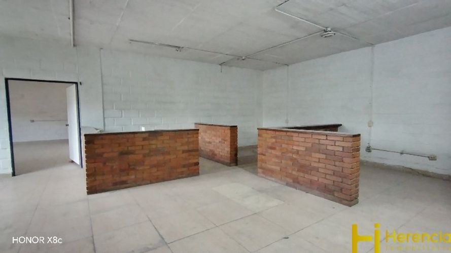 Bodega en arriendo en Trinidad, Medellín, 450 m² · foto 3 de 24