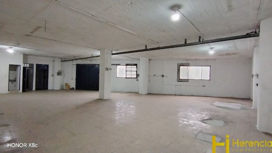 Bodega en arriendo en Trinidad, Medellín, 450 m² · foto 12 de 24