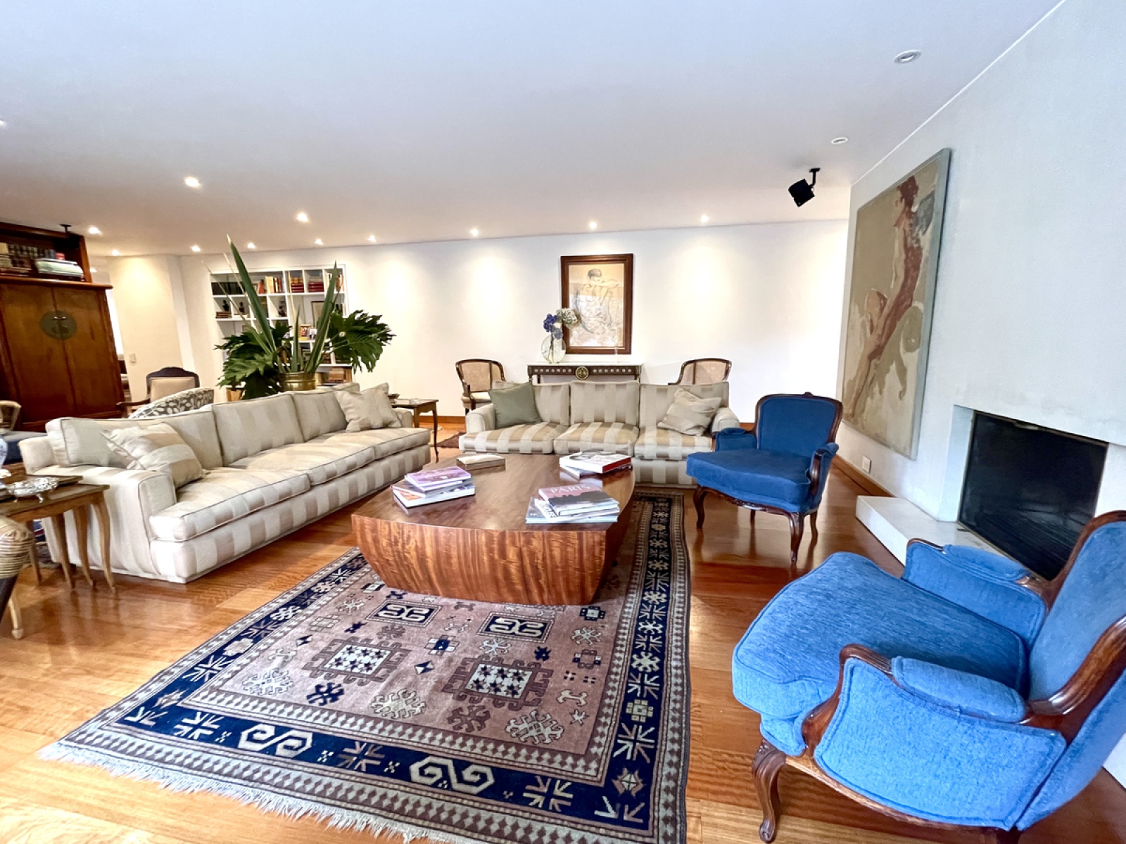 Apartamento en venta en Los Rosales, Bogotá · foto 2 de 20