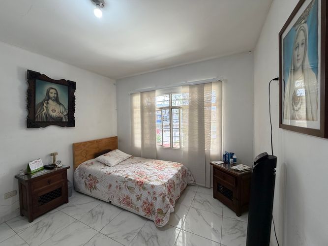 Casa de 10 alcobas en venta en Villa Del Sur, Cali, 420 m² · foto 2 de 15