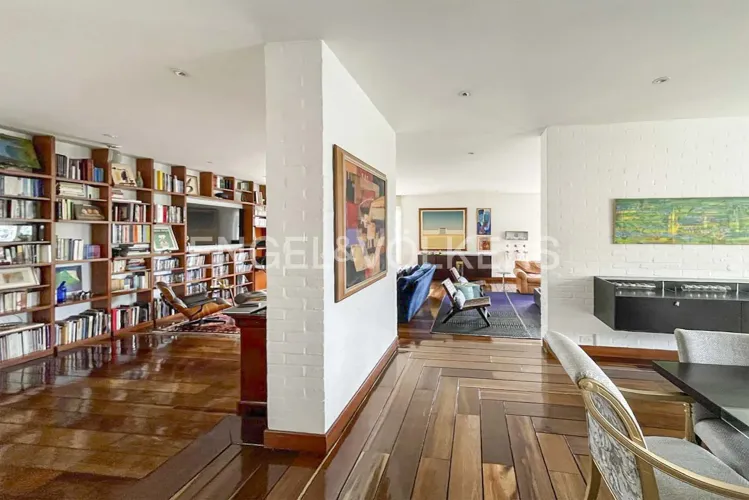 Apartamento de 3 alcobas en venta en La Cabrera, Bogotá, 440 m² · foto 4 de 17