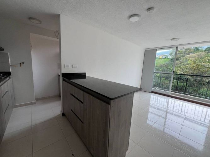 Apartamento de 3 alcobas en arriendo en Calasanz, Medellín, 55 m² · foto 2 de 11
