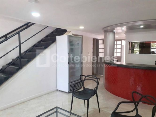 Edificio en arriendo en Laureles, Medellín, 1650 m² · foto 2 de 24