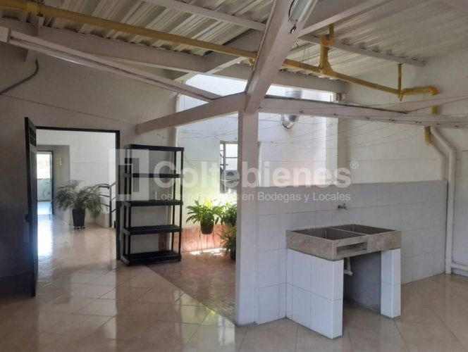 Edificio en arriendo en Laureles, Medellín, 1650 m² · foto 4 de 24