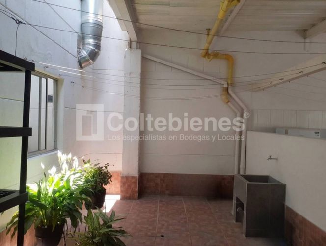 Edificio en arriendo en Laureles, Medellín, 1650 m² · foto 5 de 24