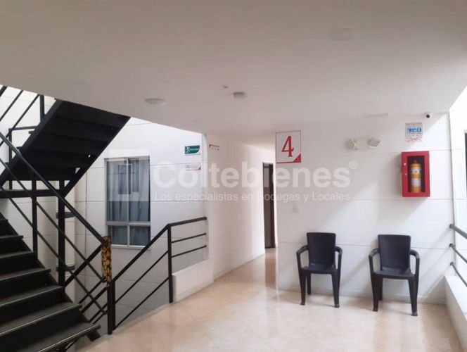 Edificio en arriendo en Laureles, Medellín, 1650 m² · foto 8 de 24