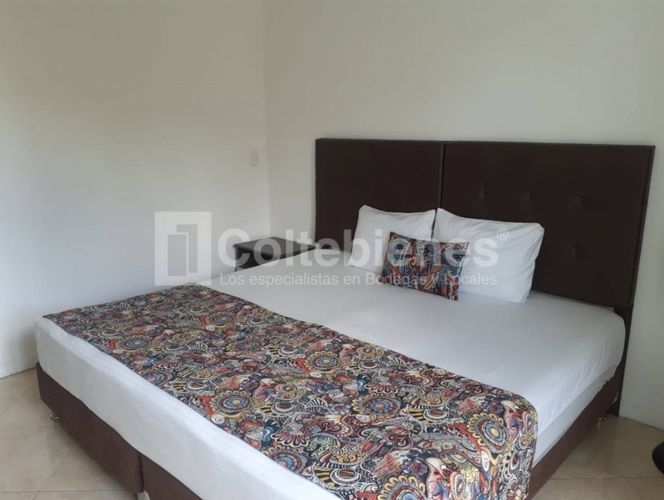 Edificio en arriendo en Laureles, Medellín, 1650 m² · foto 14 de 24