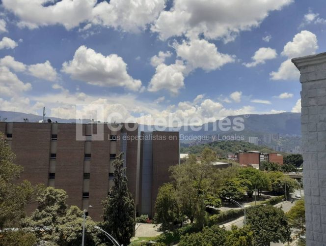 Edificio en arriendo en Laureles, Medellín, 1650 m² · foto 23 de 24