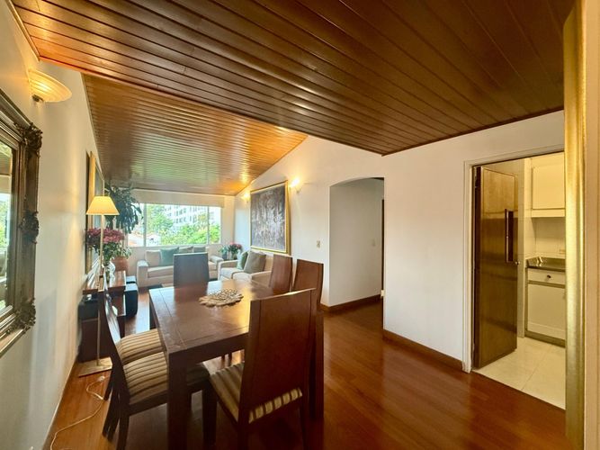 Apartamento de 2 alcobas en venta en Santa Barbara Central, Bogotá, 79 m² · foto 3 de 15