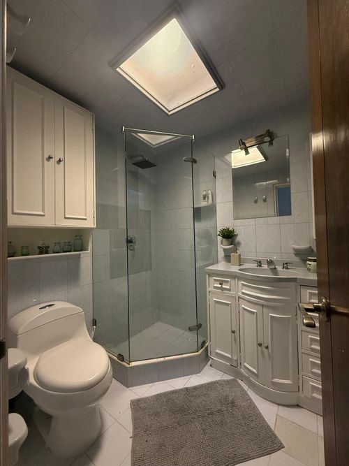 Apartamento de 2 alcobas en venta en Santa Barbara Central, Bogotá, 79 m² · foto 8 de 15