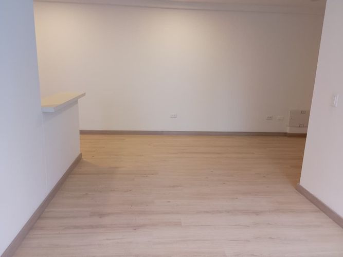 Apartamento de 3 alcobas en venta en Cuatro Esquinas, Rionegro, 71 m² · foto 2 de 17