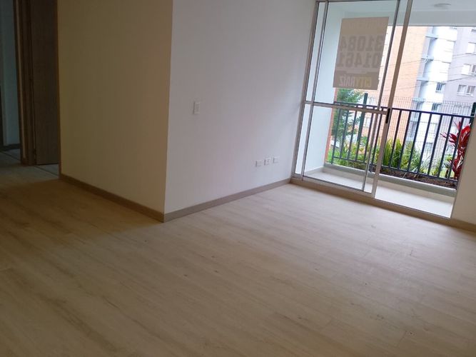 Apartamento de 3 alcobas en venta en Cuatro Esquinas, Rionegro, 71 m² · foto 3 de 17