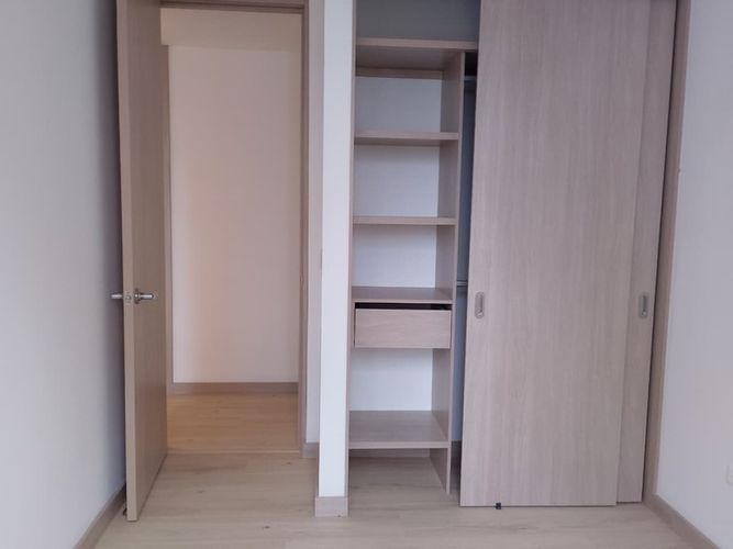 Apartamento de 3 alcobas en venta en Cuatro Esquinas, Rionegro, 71 m² · foto 8 de 17