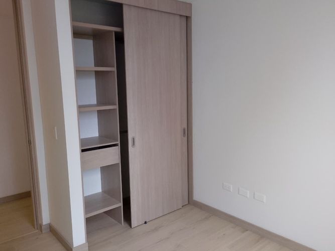 Apartamento de 3 alcobas en venta en Cuatro Esquinas, Rionegro, 71 m² · foto 9 de 17