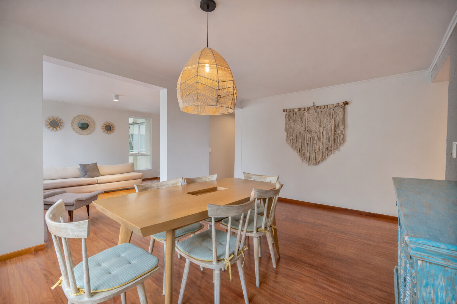 Apartamento en venta en El Poblado, Medellín · foto 2 de 14