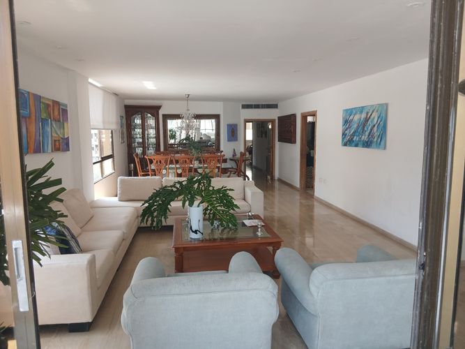 Apartamento de 3 alcobas en venta en Altos Del Prado, Barranquilla, 210 m² · foto 2 de 22