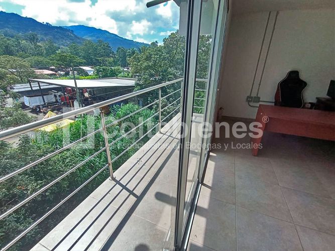 Local en arriendo en Actividad Multiple, Copacabana, 1237 m² · foto 15 de 20