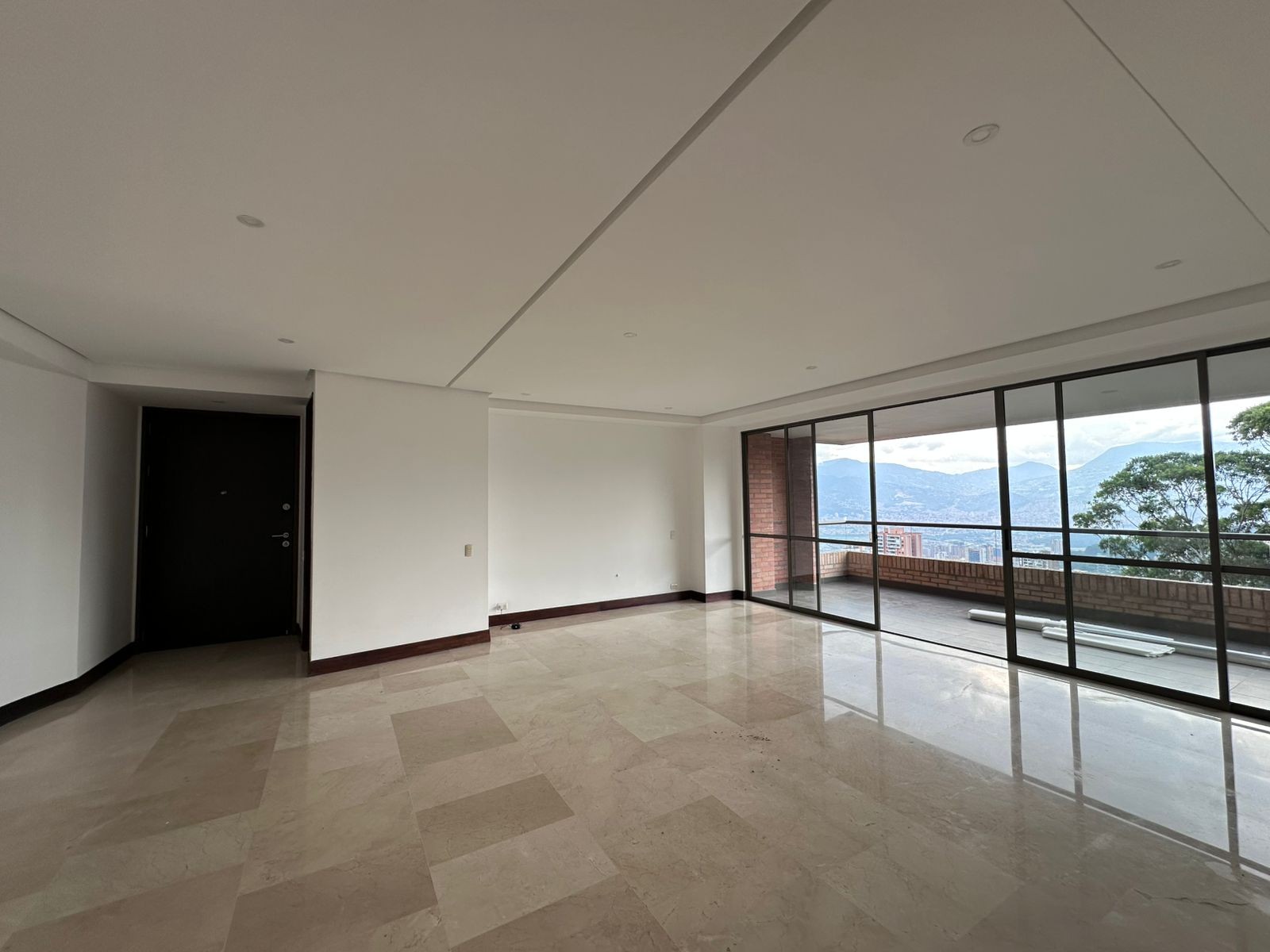 Apartamento en arriendo en El Poblado, Medellín · foto 2 de 20
