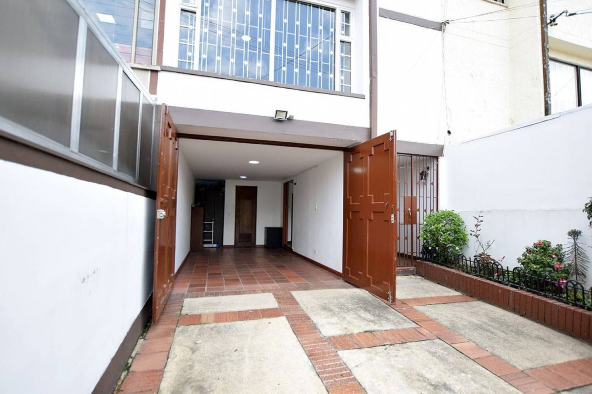Casa en venta en Villa Magdala, Bogotá · foto 8 de 24