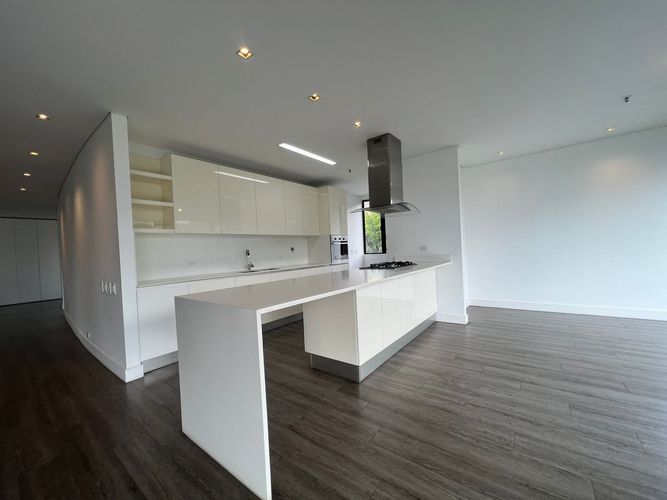 Apartamento de 3 alcobas en arriendo en El Poblado, Medellín, 240 m² · foto 6 de 20