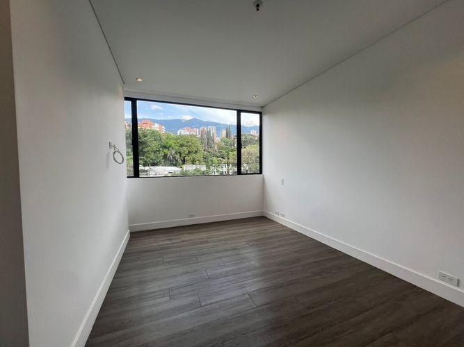 Apartamento de 3 alcobas en arriendo en El Poblado, Medellín, 240 m² · foto 16 de 20