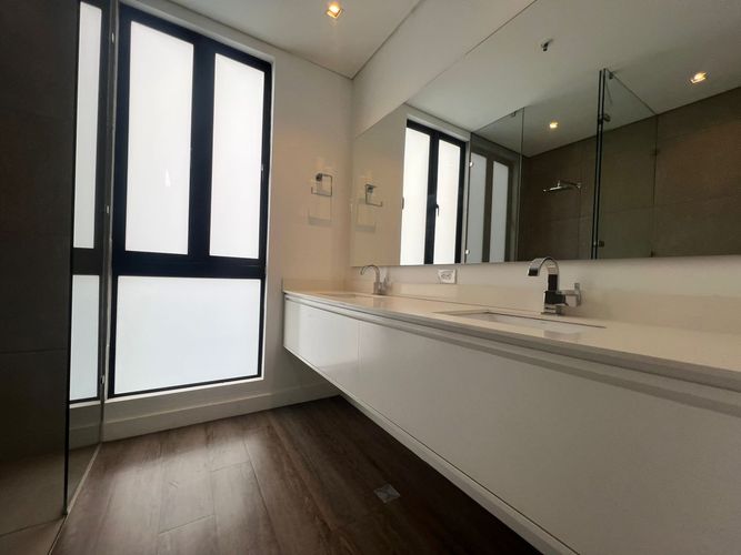 Apartamento de 3 alcobas en arriendo en El Poblado, Medellín, 240 m² · foto 18 de 20