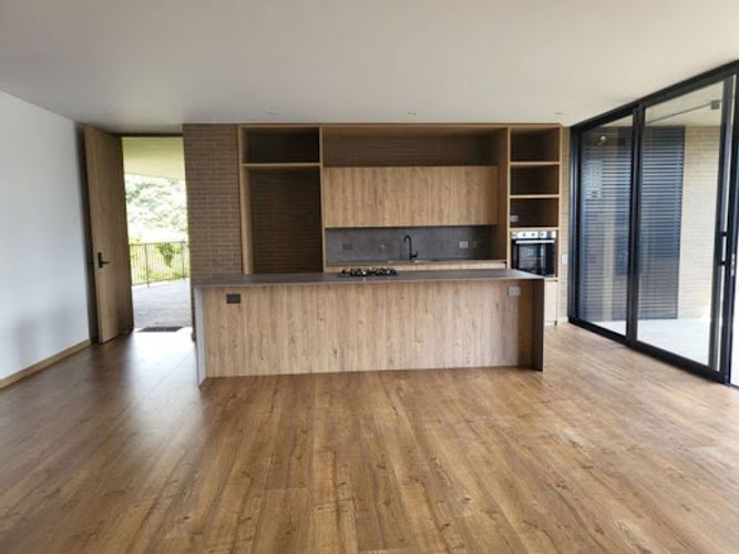 Apartamento de 3 alcobas en arriendo en Vizcaya, Medellín, 170 m² · foto 7 de 20