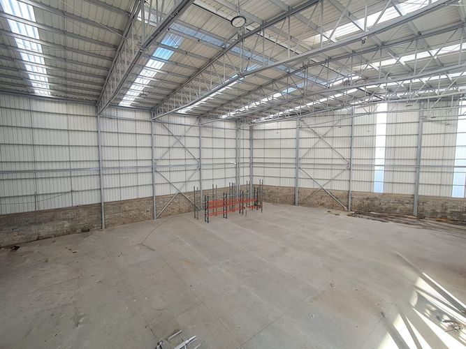 Bodega en arriendo en Santana, Dosquebradas, 1350 m² · foto 3 de 8