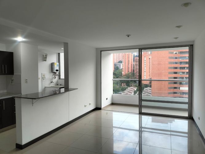 Apartamento de 1 alcoba en arriendo en El Poblado, Medellín, 54 m² · foto 2 de 14