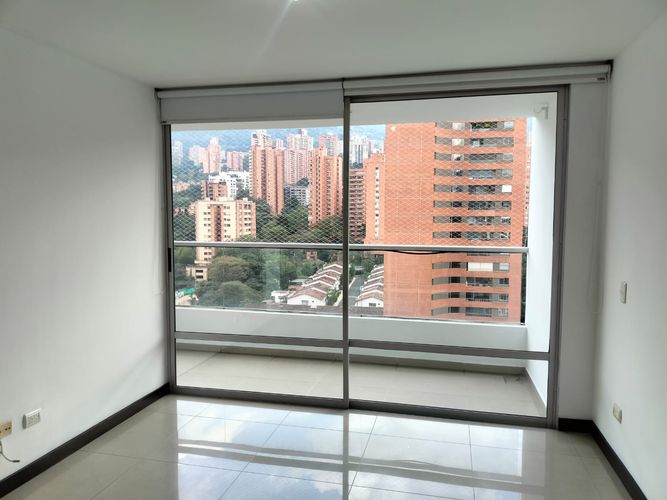 Apartamento de 1 alcoba en arriendo en El Poblado, Medellín, 54 m² · foto 3 de 14