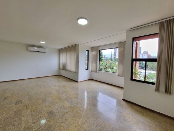 Oficina en arriendo en La Aguacatala, Medellín, 170 m² · foto 5 de 24