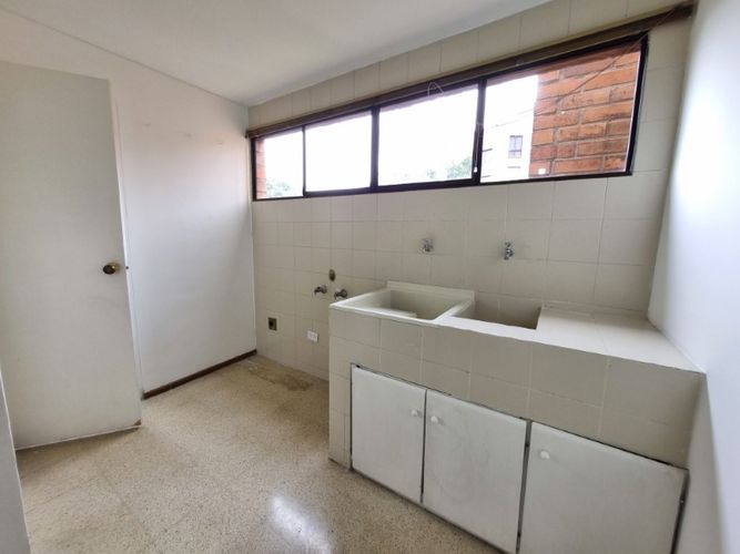 Oficina en arriendo en La Aguacatala, Medellín, 170 m² · foto 9 de 24