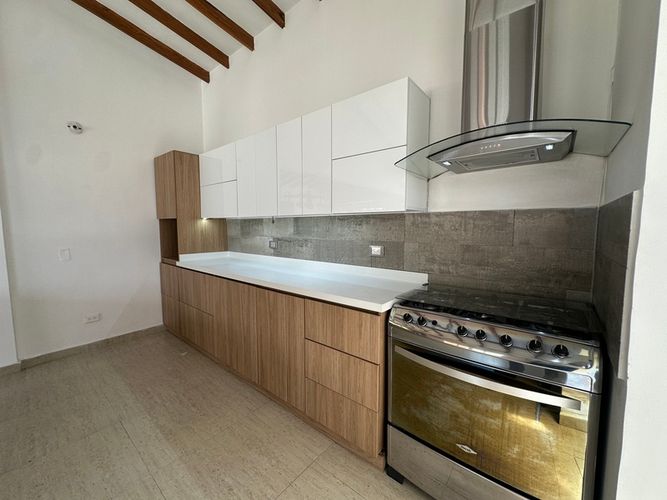 Casa de 3 alcobas en arriendo en Las Antillas, Envigado, 320 m² · foto 7 de 24
